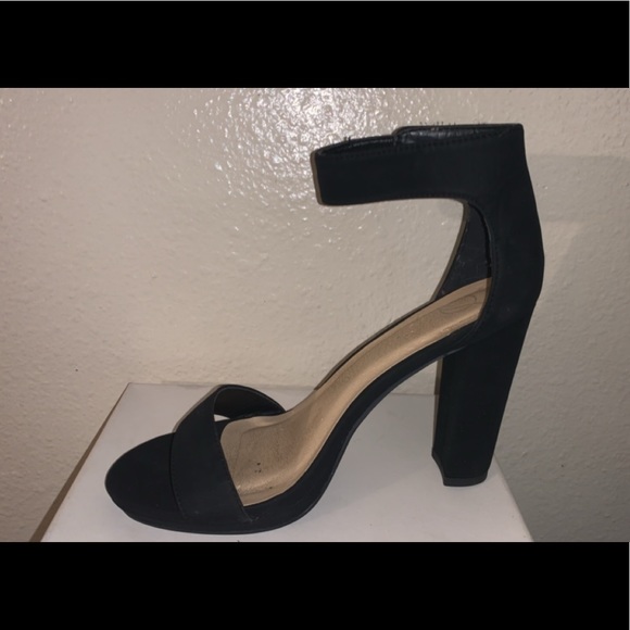 Black Block Heel - Picture 1 of 3